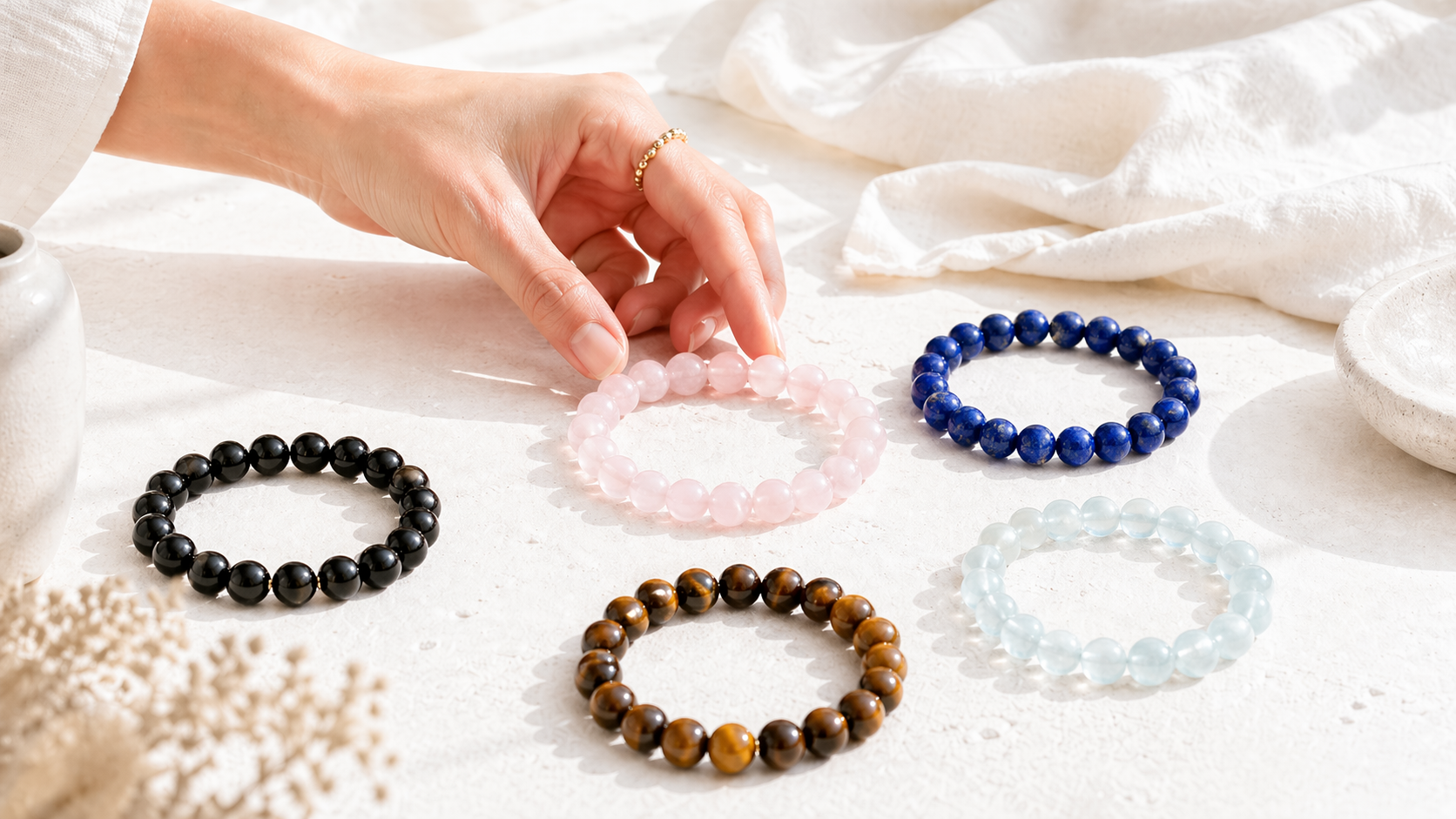 Welcher Edelstein passt zu mir? Der Guide zu Symbolik, Stil und Natursteinschmuck.