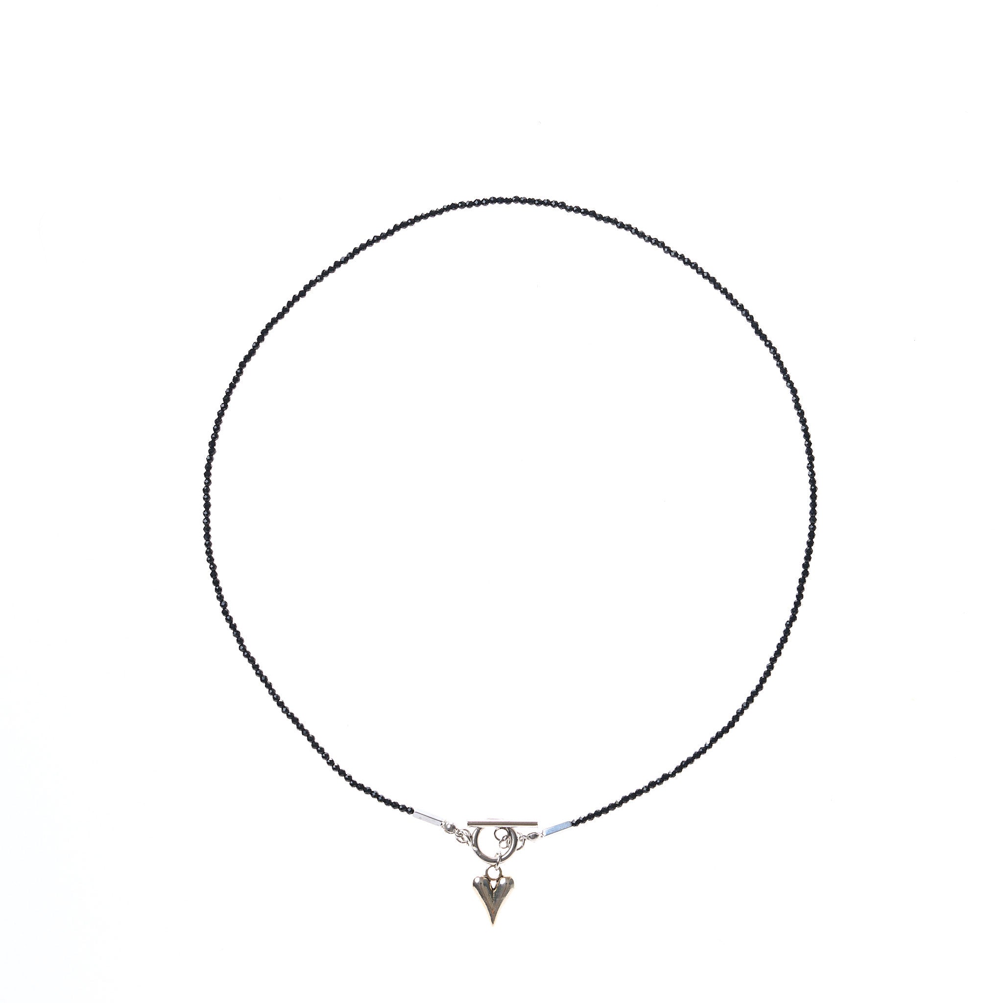 Halskette 50 cm aus Spinell und Hämatit mit Herzanhänger am Verschluss