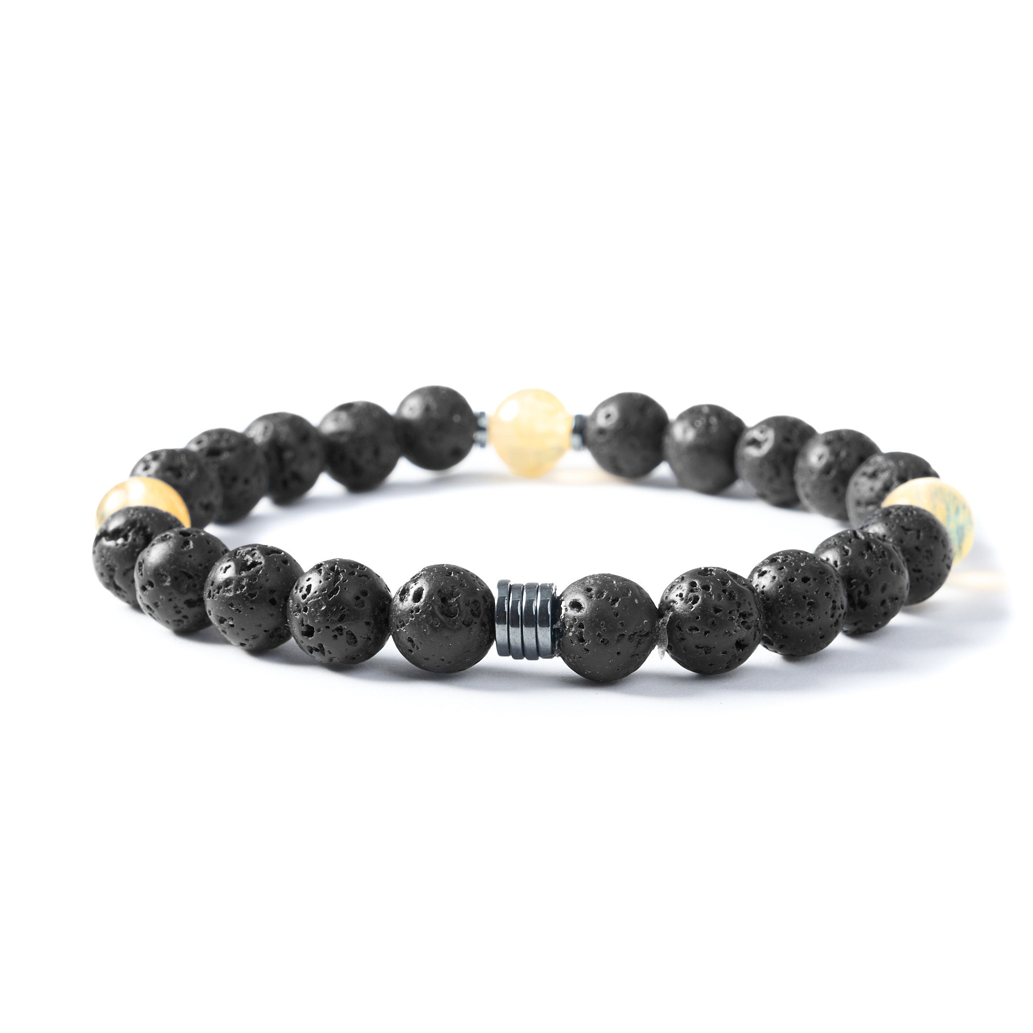 Kraftvolles Herren-Perlenarmband aus Lava und Citrin auf weißem Hintergrund.