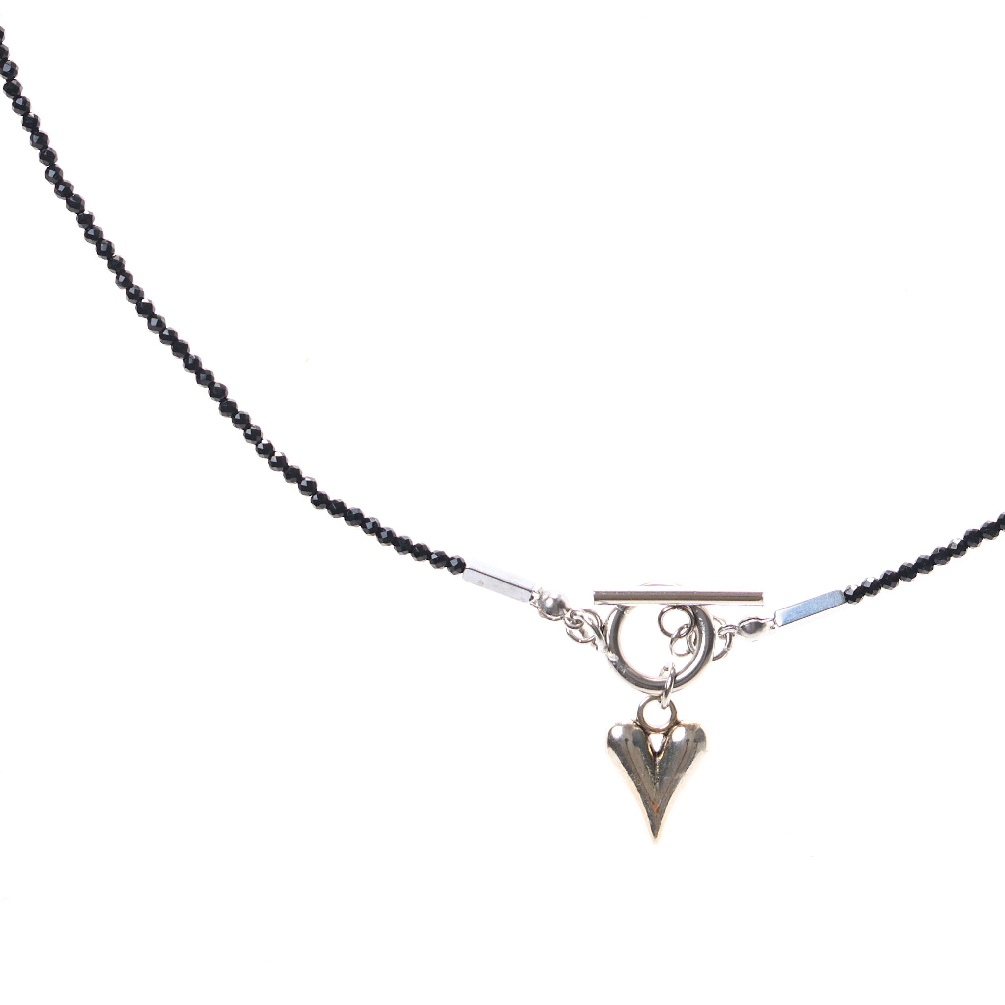 Detail Verschluss Spinell Halskette mit Herzanhänger und Hämatit